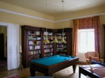 Bibliotek mit Billiardtisch